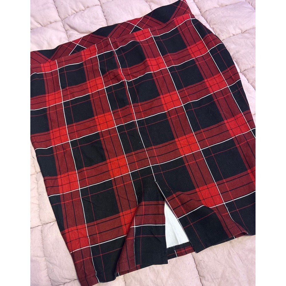Torrid Plus Size Womens Red Black Plaid Pencil Skirt Stretch Career Size 1 - Picture 4 of 8